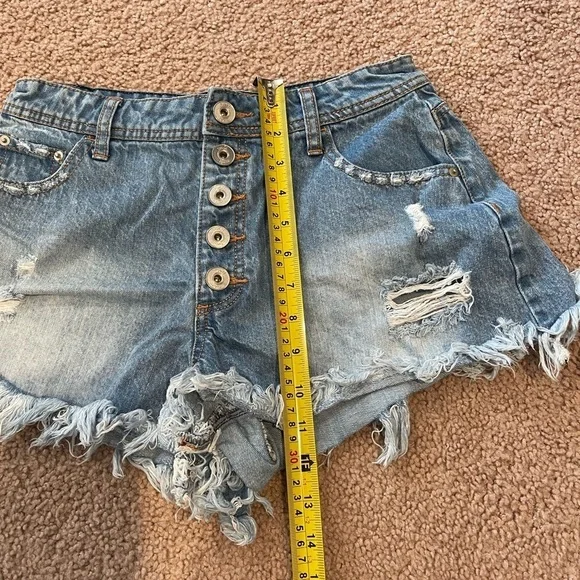 RUE 21 High-Rise Distressed ButtonFly Denim Shorts - Picture 5 of 8